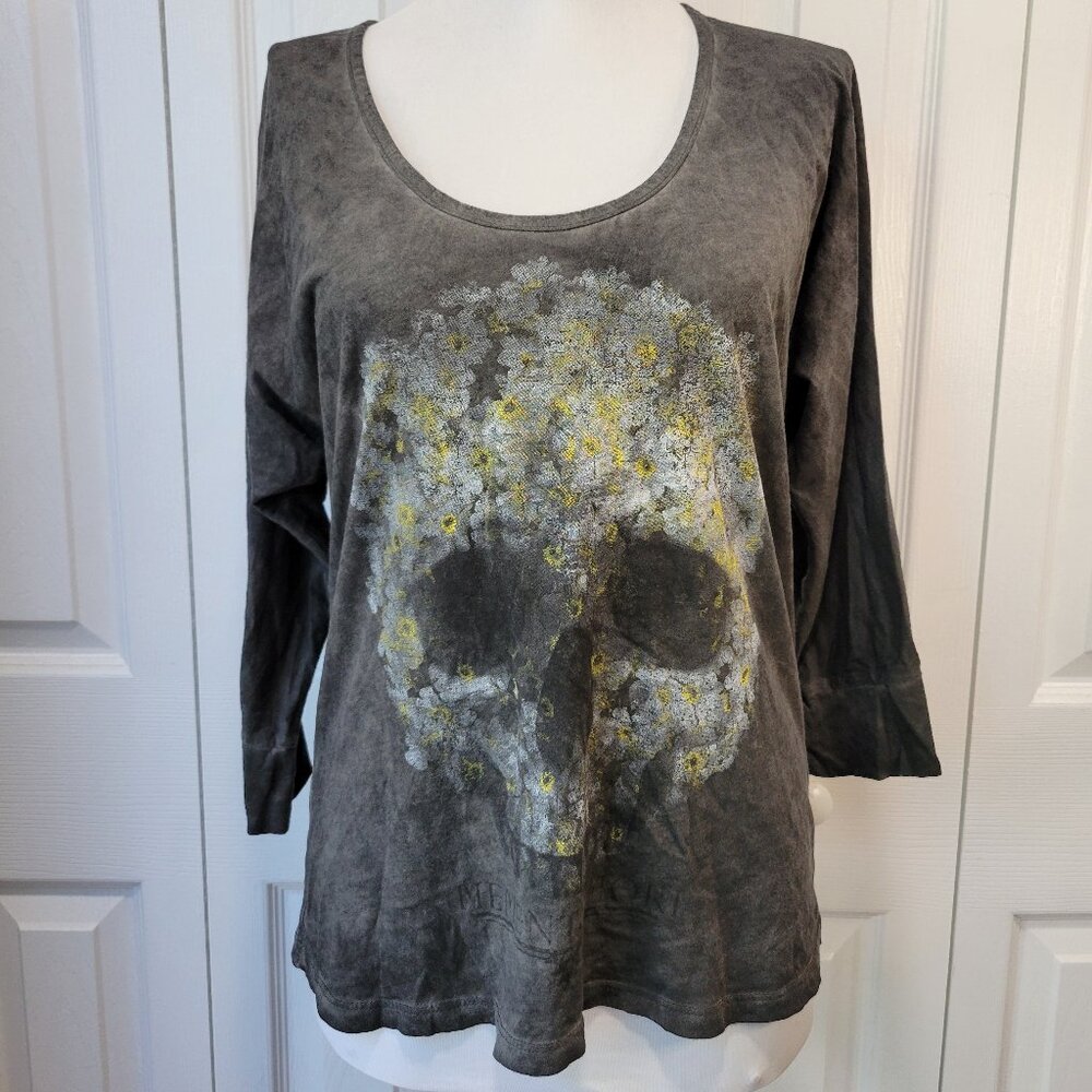 FULL TILT Memento Mori Daisy Faded Floral Skull Gray 3/4 Sleeve Shirt Top sz M